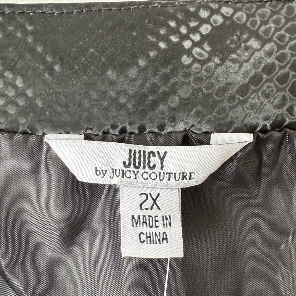 Juicy by Juicy Couture Black Snakeskin Stretch Mini Skirt 2X - Picture 8 of 10
